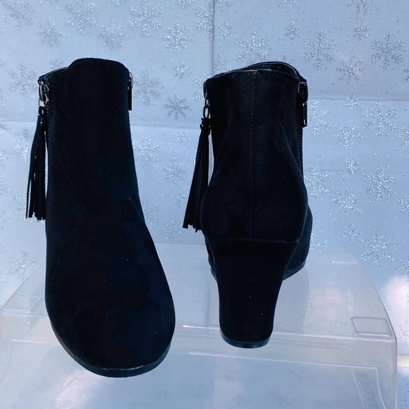 Lexie & Abbie. Black booties size 8.5 - Picture 2 of 15